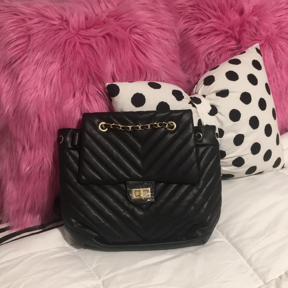 💗 NEW 💗 SASHA QUILTED BACKPACK WITH GOLD CHAIN